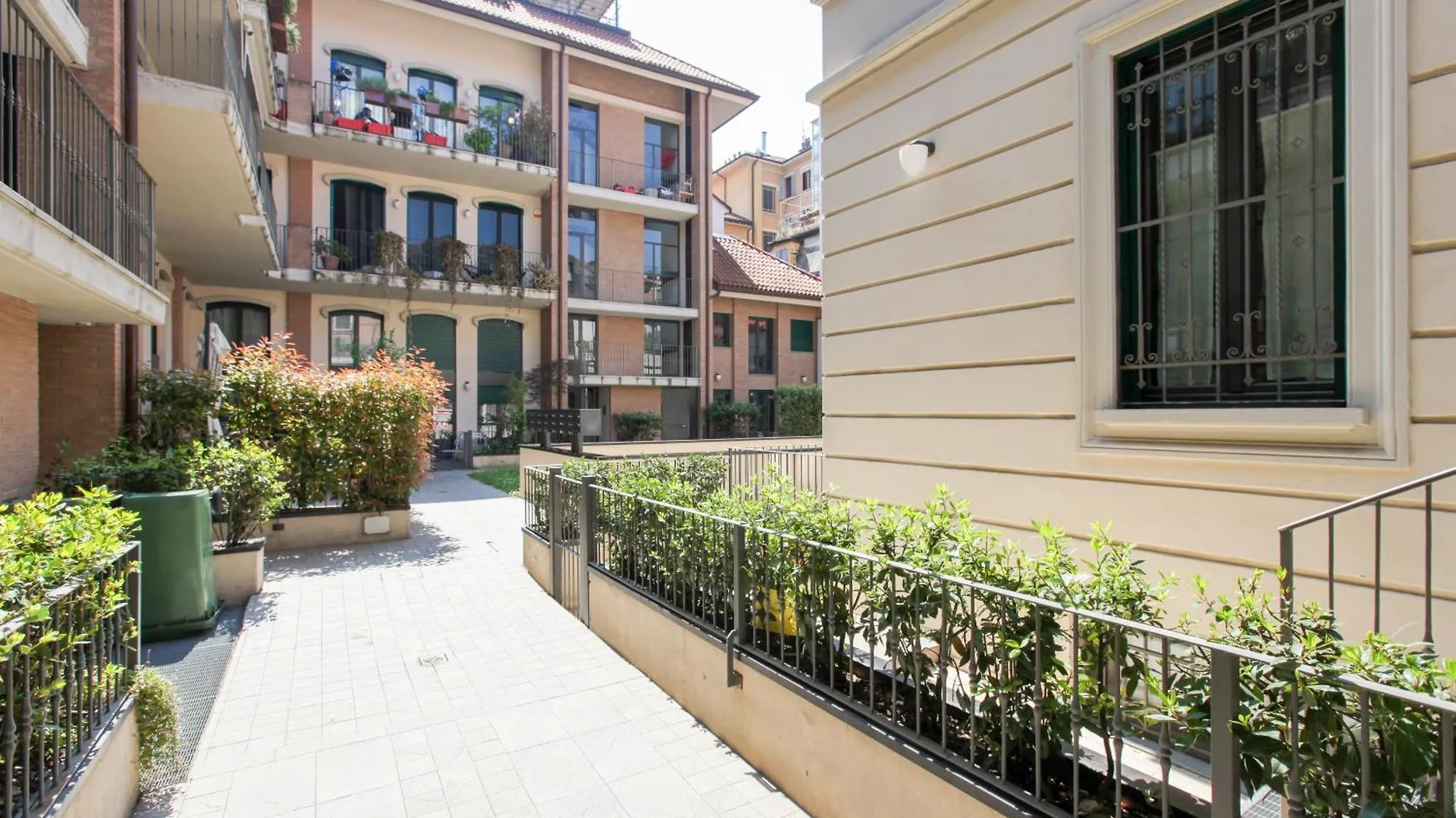 Hozyhome Isola District Mediolan Apartament