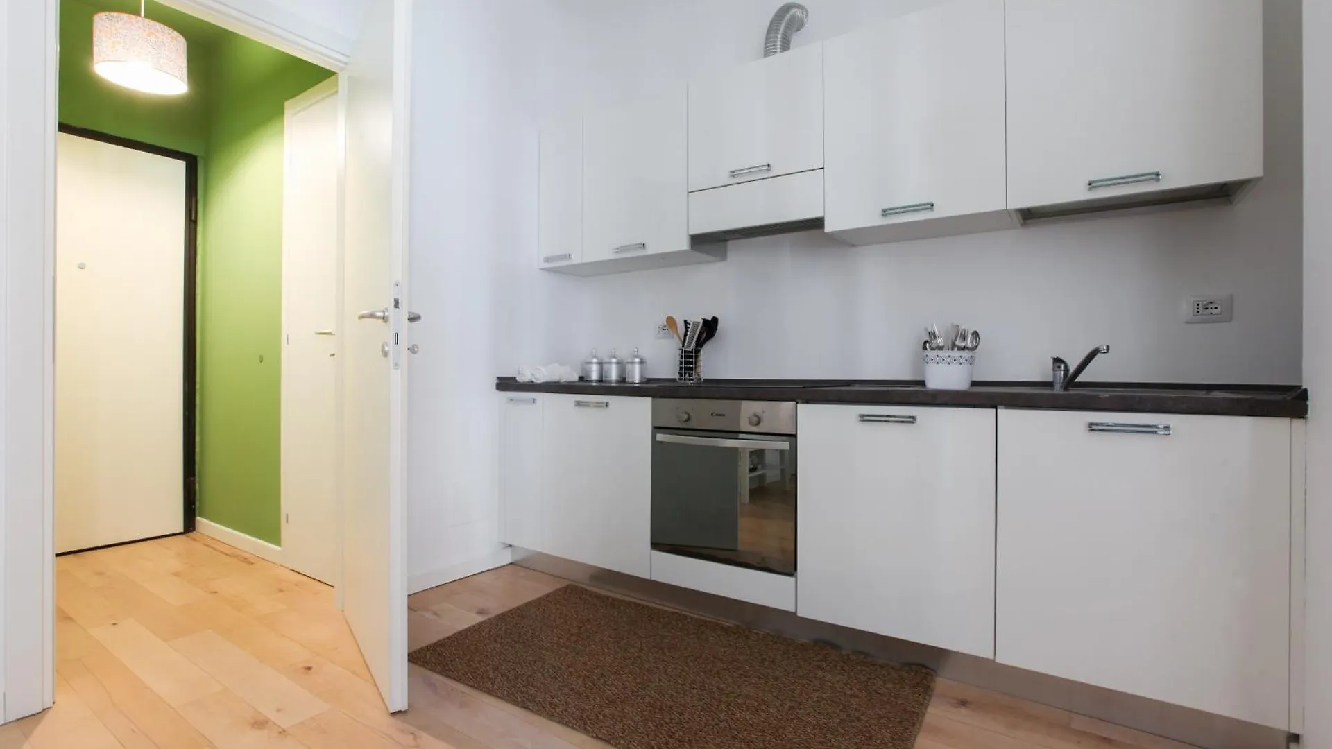 Hozyhome Isola District Mediolan