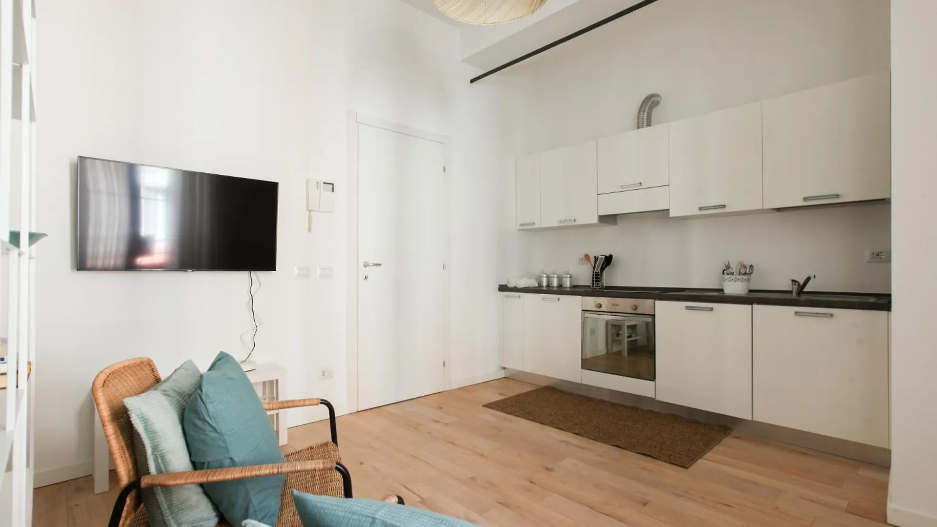 Hozyhome Isola District Mediolan Apartament